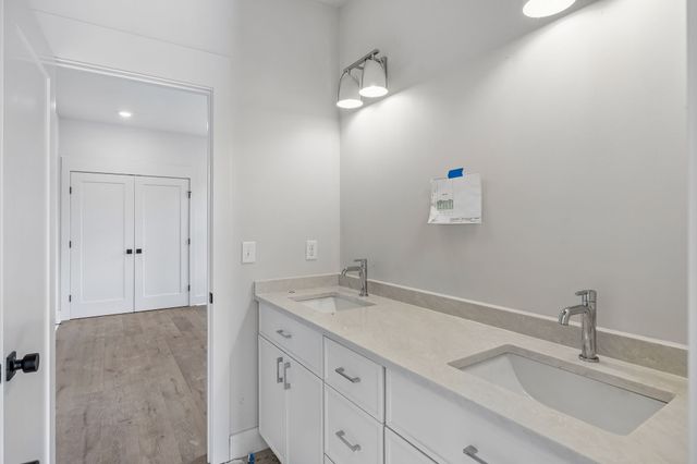 5102 Amalie Dr, Nashville, TN 37211