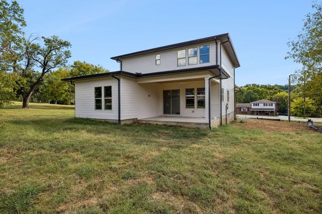 5102 Amalie Dr, Nashville, TN 37211