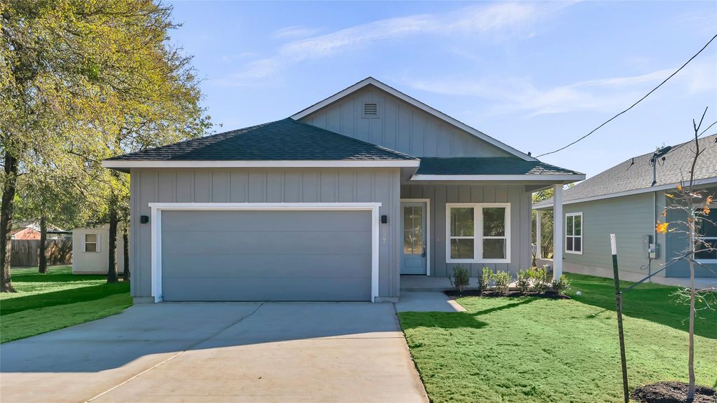 627 Birch LN, Cottonwood Shores, TX 78657