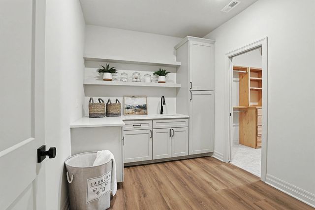 24770 W Stonebottom Ct, Goddard, KS 67052