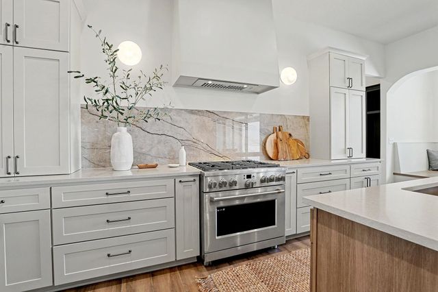 24770 W Stonebottom Ct, Goddard, KS 67052