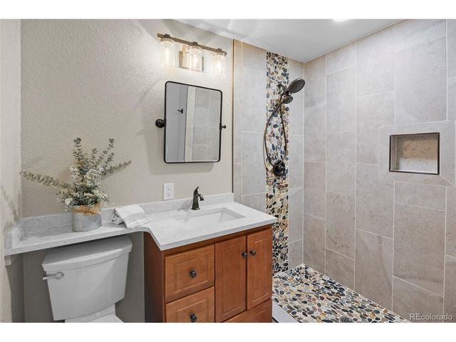 5060 S Riviera Ct, Aurora, CO 80015