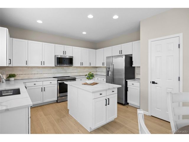 5060 S Riviera Ct, Aurora, CO 80015