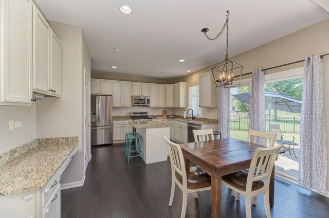 3507 Crestwood Lane, Carpentersville, IL 60110
