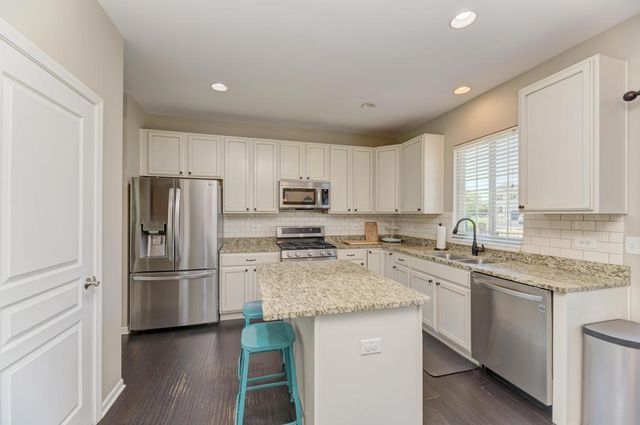 3507 Crestwood Lane, Carpentersville, IL 60110