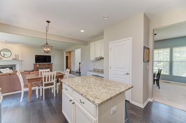 3507 Crestwood Lane, Carpentersville, IL 60110