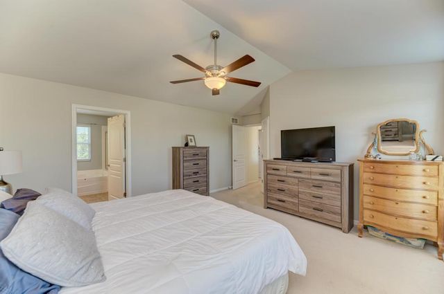 3507 Crestwood Lane, Carpentersville, IL 60110