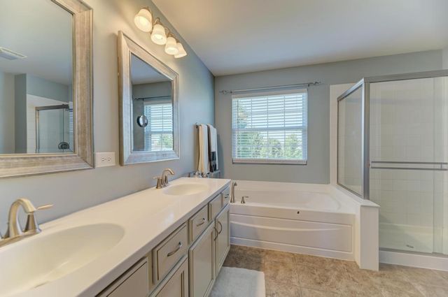 3507 Crestwood Lane, Carpentersville, IL 60110