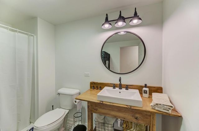 3507 Crestwood Lane, Carpentersville, IL 60110