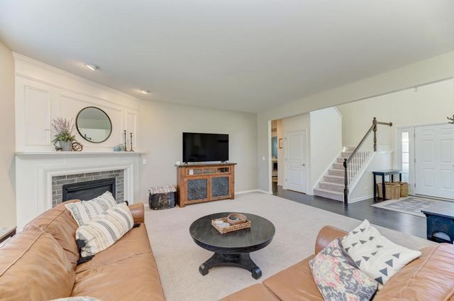 3507 Crestwood Lane, Carpentersville, IL 60110