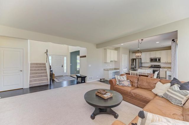 3507 Crestwood Lane, Carpentersville, IL 60110