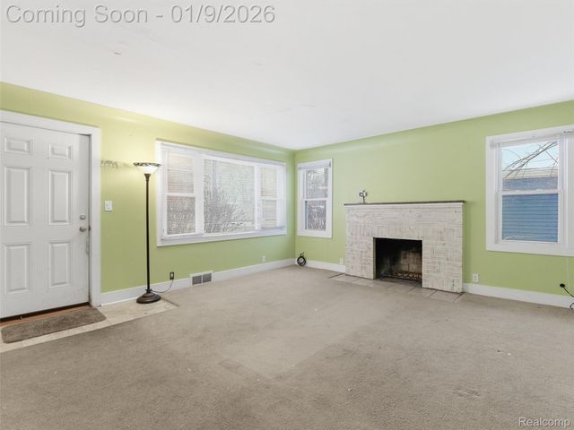 4350 Lotus Drive, Waterford Charter Township, MI 48329