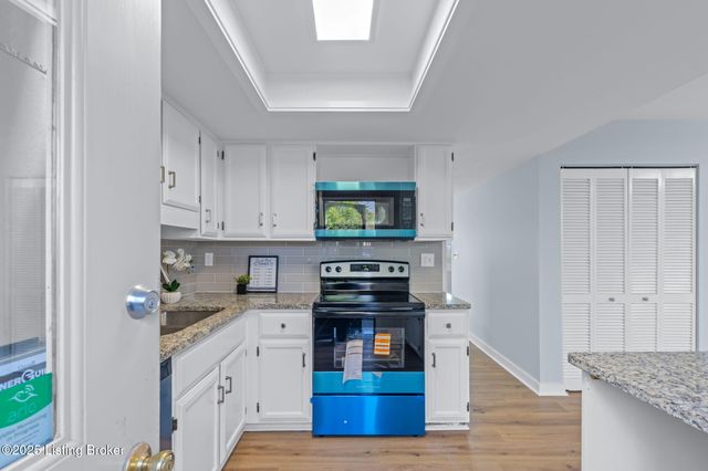 2925 Six Mile Ln, Louisville, KY 40220