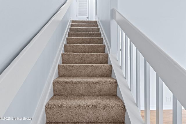 2925 Six Mile Ln, Louisville, KY 40220