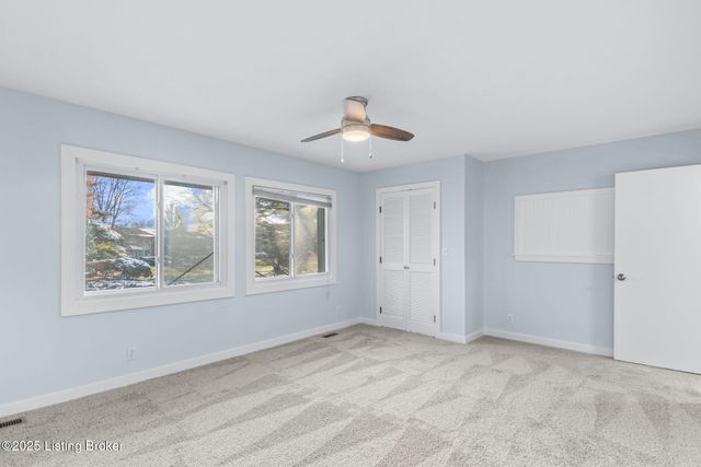 2925 Six Mile Ln, Louisville, KY 40220