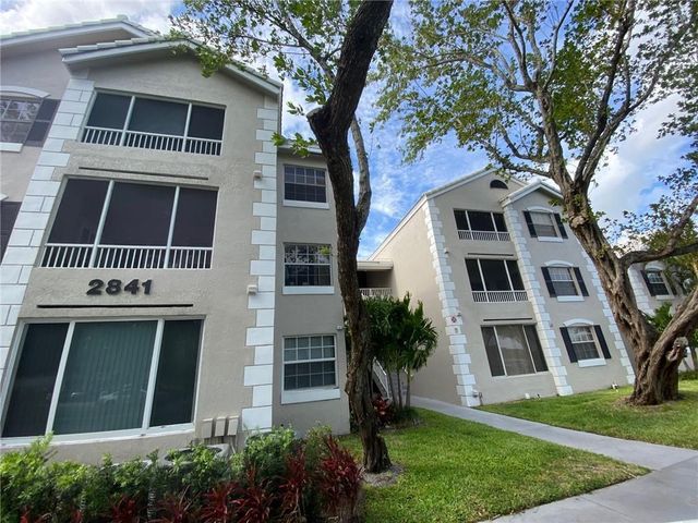 2841 N Oakland Forest Drive 107, Oakland Park, FL 33309