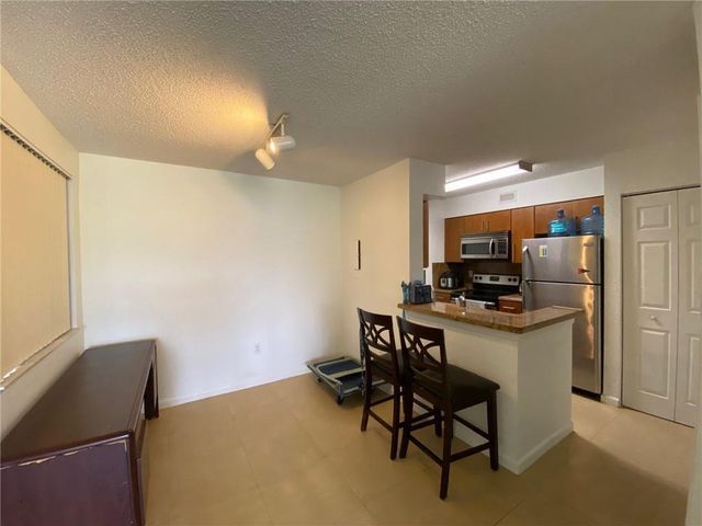 2841 N Oakland Forest Drive 107, Oakland Park, FL 33309