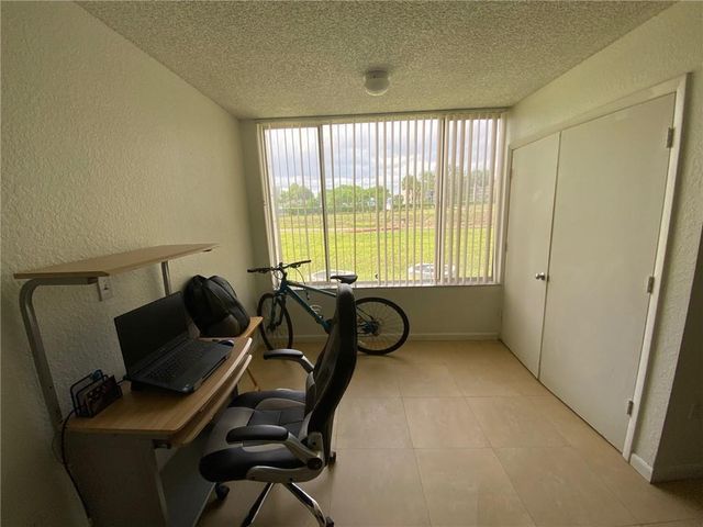 2841 N Oakland Forest Drive 107, Oakland Park, FL 33309