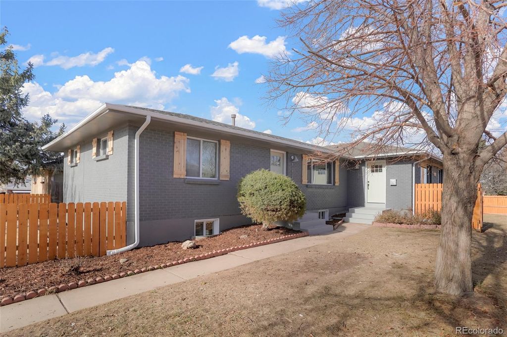 13637 E Nevada Avenue, Aurora, CO 80012