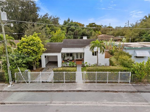 272 NW 42nd St, Miami, FL 33127