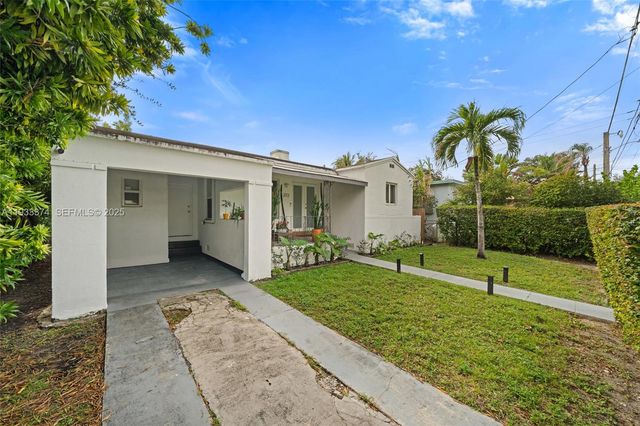 272 NW 42nd St, Miami, FL 33127