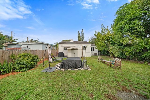 272 NW 42nd St, Miami, FL 33127