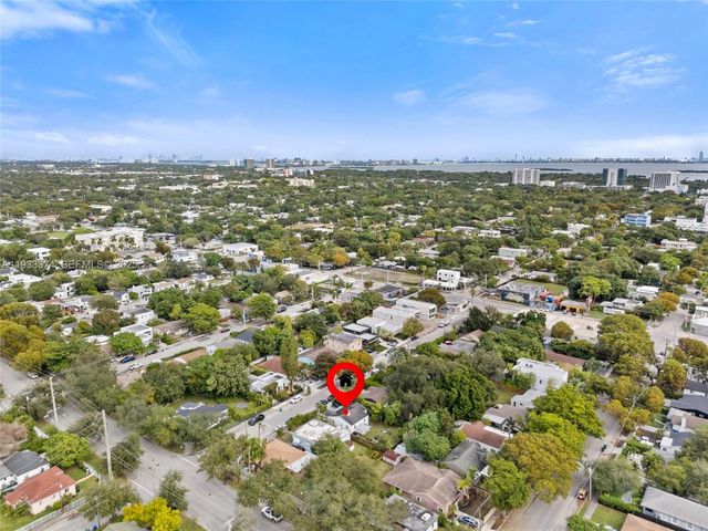 272 NW 42nd St, Miami, FL 33127