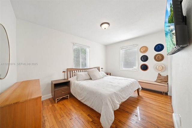 272 NW 42nd St, Miami, FL 33127