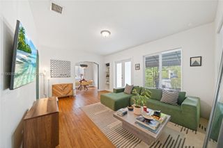 272 NW 42nd St, Miami, FL 33127