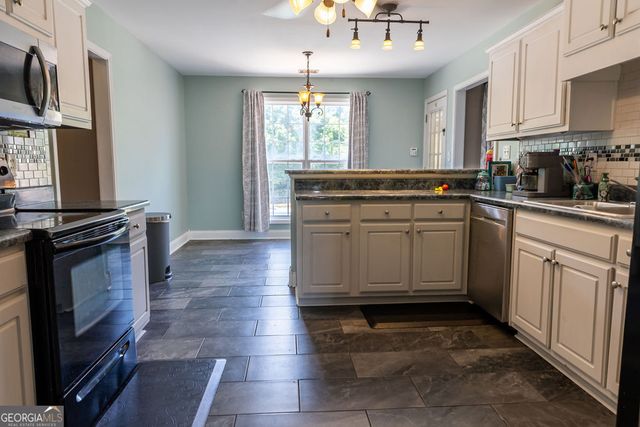 120 River Park Circle, Mcdonough, GA 30252