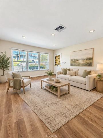 5200 W 57th Street, Ladera Heights, CA 90056