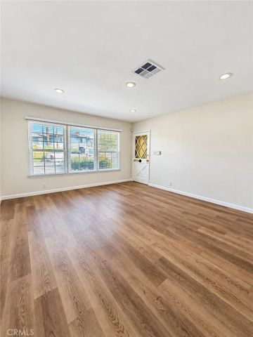 5200 W 57th Street, Ladera Heights, CA 90056