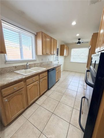 5200 W 57th Street, Ladera Heights, CA 90056