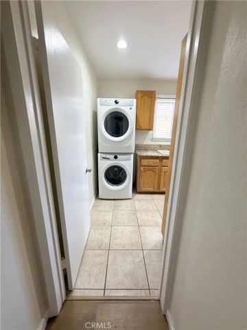 5200 W 57th Street, Ladera Heights, CA 90056