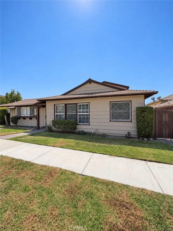 5200 W 57th Street, Ladera Heights, CA 90056