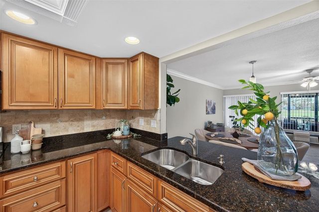 9100 PARK BOULEVARD 8, Seminole, FL 33777