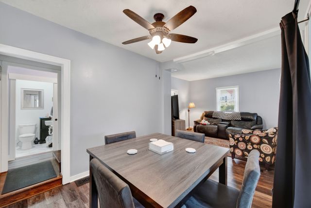 1325 E Tiffin Avenue, Des Moines, IA 50316