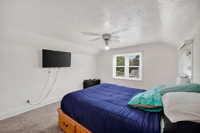 1325 E Tiffin Avenue, Des Moines, IA 50316