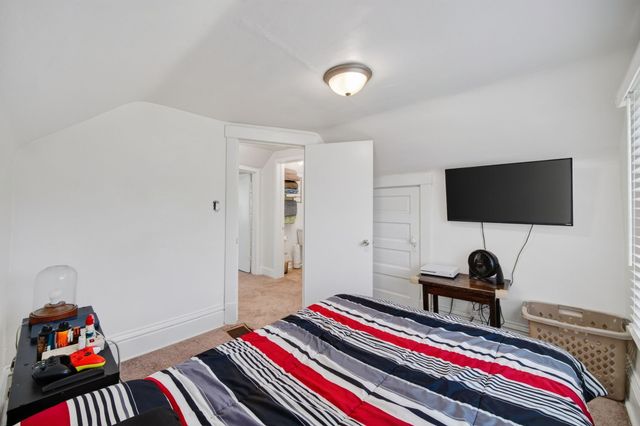 1325 E Tiffin Avenue, Des Moines, IA 50316