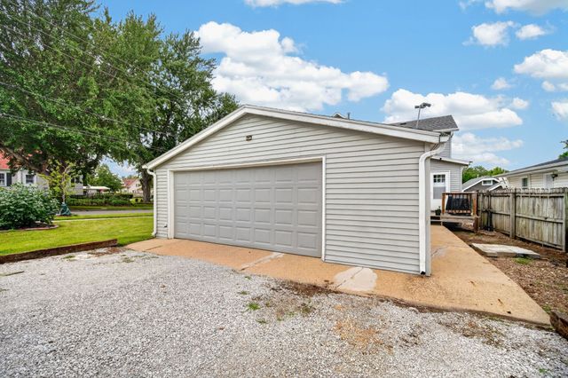 1325 E Tiffin Avenue, Des Moines, IA 50316