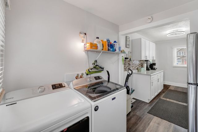 1325 E Tiffin Avenue, Des Moines, IA 50316