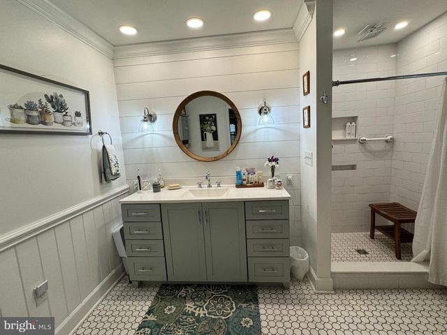 24899 WOODS DR, Denton, MD 21629