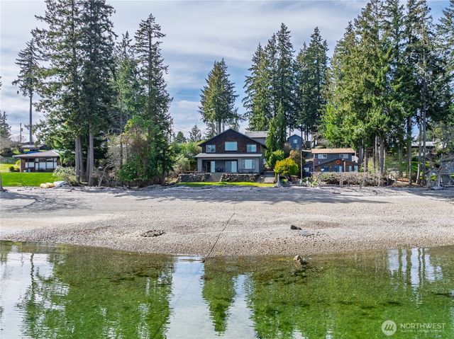 630 E Treasure Island Drive, Allyn, WA 98524
