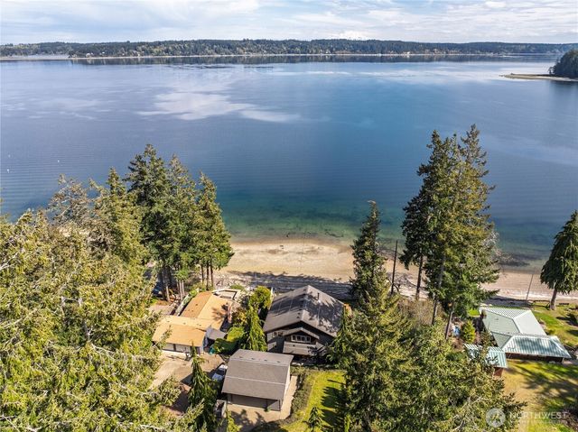 630 E Treasure Island Drive, Allyn, WA 98524