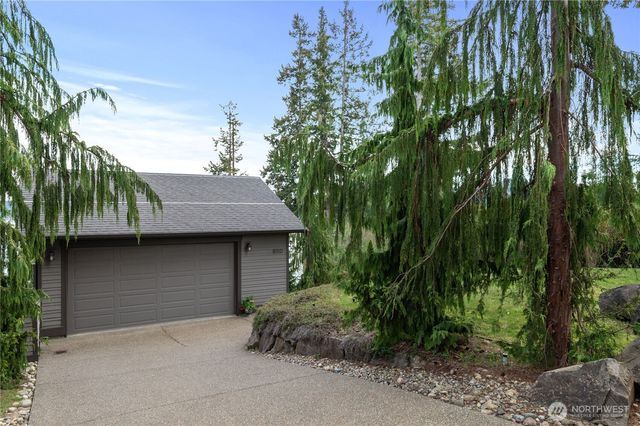 630 E Treasure Island Drive, Allyn, WA 98524
