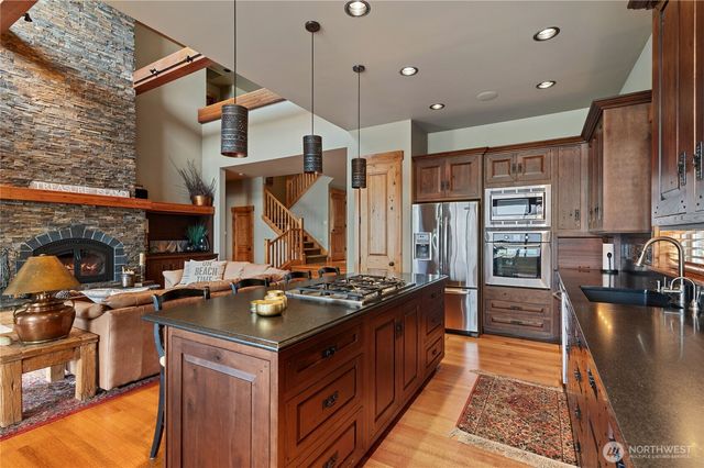 630 E Treasure Island Drive, Allyn, WA 98524