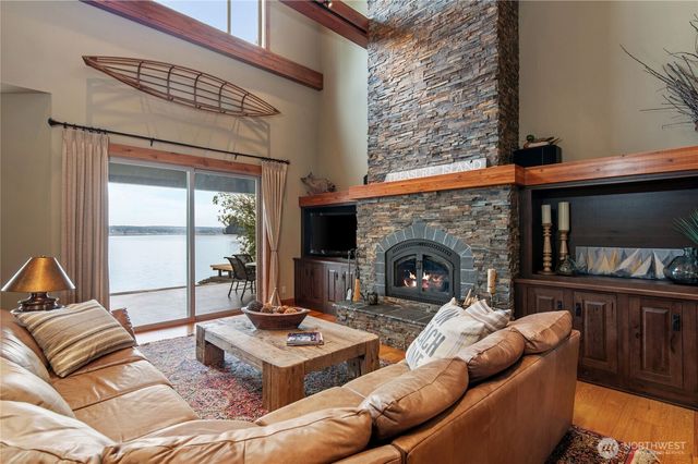 630 E Treasure Island Drive, Allyn, WA 98524