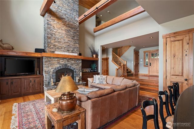 630 E Treasure Island Drive, Allyn, WA 98524