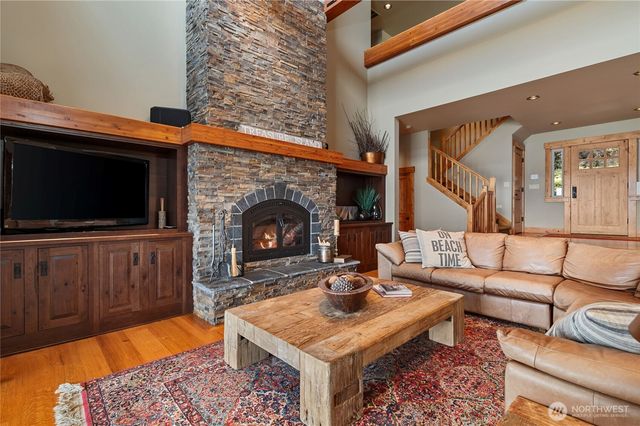 630 E Treasure Island Drive, Allyn, WA 98524