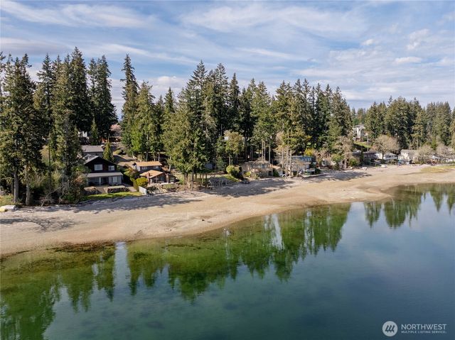 630 E Treasure Island Drive, Allyn, WA 98524